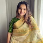 Nakshathra Nagesh Instagram – Draping a saree is an emotion, but it feels the best when the blouse fits well! Blouse by @abarnasundarramanclothing