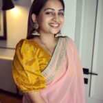 Nakshathra Nagesh Instagram – Diwali 2023 Look #1

Can’t stop admiring this beautiful blouse from @lakshmi_lv14 ❤️

#happydiwali #diwali2023 #deepavaliootd