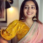 Nakshathra Nagesh Instagram – Diwali 2023 Look #1

Can’t stop admiring this beautiful blouse from @lakshmi_lv14 ❤️

#happydiwali #diwali2023 #deepavaliootd