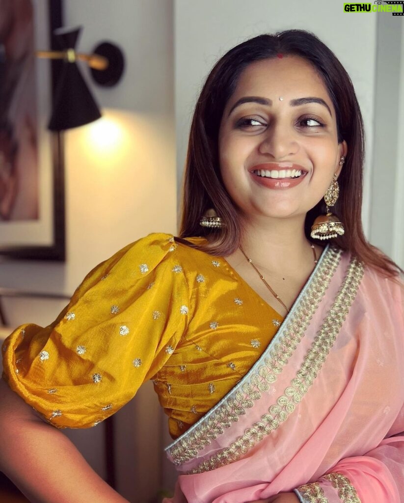 Nakshathra Nagesh Instagram - Diwali 2023 Look #1 Can’t stop admiring this beautiful blouse from @lakshmi_lv14 ❤️ #happydiwali #diwali2023 #deepavaliootd