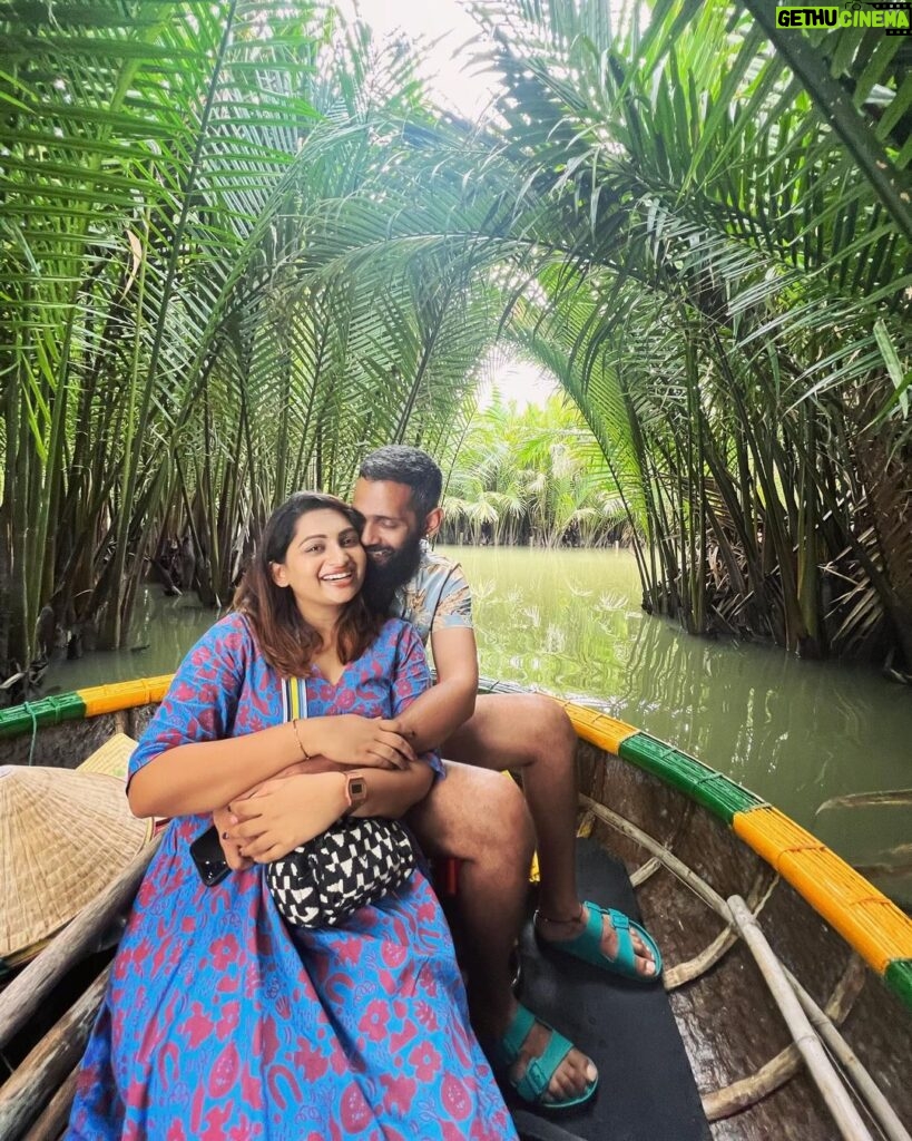 Nakshathra Nagesh Instagram - The most beautiful and entertaining boat ride with the most beautiful and entertaining person! #meandmine #NRinVietnam #NakshuFoundHerRagha Coconut Forest , Hoi An