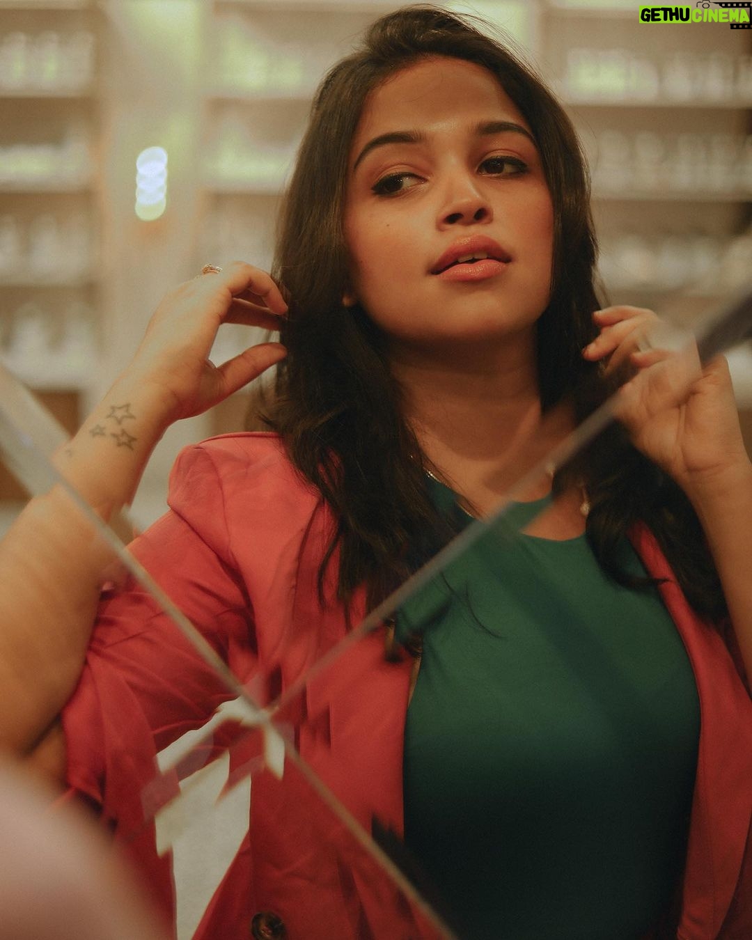 Nakshatra Murthy Instagram - I definitely deserve endless love 💗 and self happiness 🧿. .. . . Shot 📸 @vasanthmaniphotography