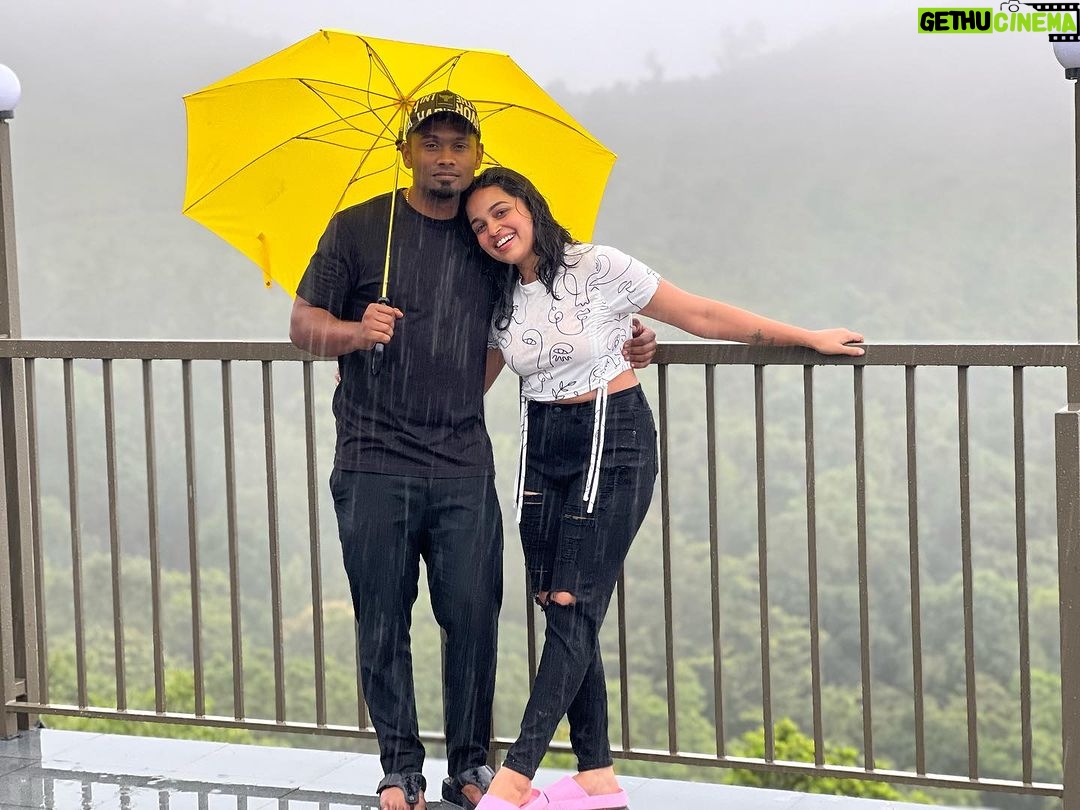 Nakshatra Murthy Instagram - Just us and the Mother Nature 🌬️ 🌲 .. #nakshatramurthy #vijayviruz Wild Planet -Bana Heights