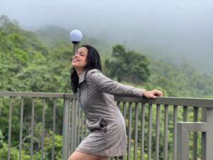 Nakshatra Murthy Instagram - My soul longs for deep forest greens 🌳 , grey laced sky …foggy wisps travelling by . 
…..
Happy soul 🧿☔️ 
Shot by my husband @vijayviruz 😘 
……….
#nature #mist #fog  #cynefin #nakshatramurthy