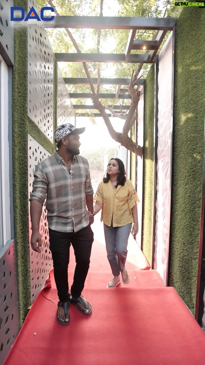 Nakshatra Murthy Instagram - Ungalukaaga veetai oDAChhi vechirukaanga 🔨 The home experience centre is open and ready to showcase the future of real estate in Medavakkam! Your dream home is now only a visit away! Don’t miss out on visiting DAC Developers Experience Centre at Medavakkam on 27th, 28th and 29th of October! #DAC #DACinOdachiPaakalama #Odachipaakalama #realestate #chennai #newinchennai #medavakkam