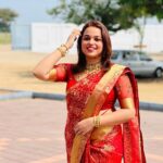 Nakshatra Murthy Instagram - Re using my engagement saree , but this time the difference was , I draped it all alone and it came out perfectly well ❤️😝 Maharaja Kangeyam