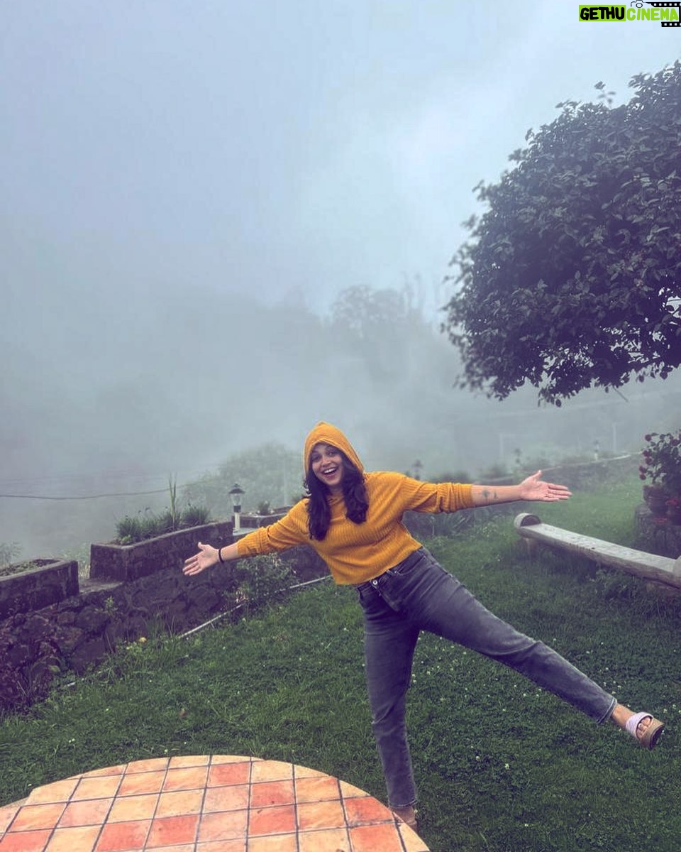 Nakshatra Murthy Instagram - Being happy for this moment- this moment is LIFE 🕰️🥂 !! Stay there for the moment! # live & love 💗 happily when ur on this earth