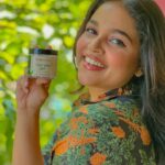 Nakshatra Murthy Instagram - One of those best product with plant based ingredient is @ishal_naturalz, aloevera gel and Beetroot lip balm. I have been using this Aloe Vera gel for my hair for styling gel, skin as moisturizer , and moisturizer also can INCLUDE In our DIYs .. Beetroot lip balm is really good ❤️ am pretty sure your lips will love this,I like thier plant based ingredients like avacado oil,Shea and Coco butter. Must try product from @ishal_naturalz 🌸 . . . Shop @ ishalnaturalz.com And watsapp them:7010339014