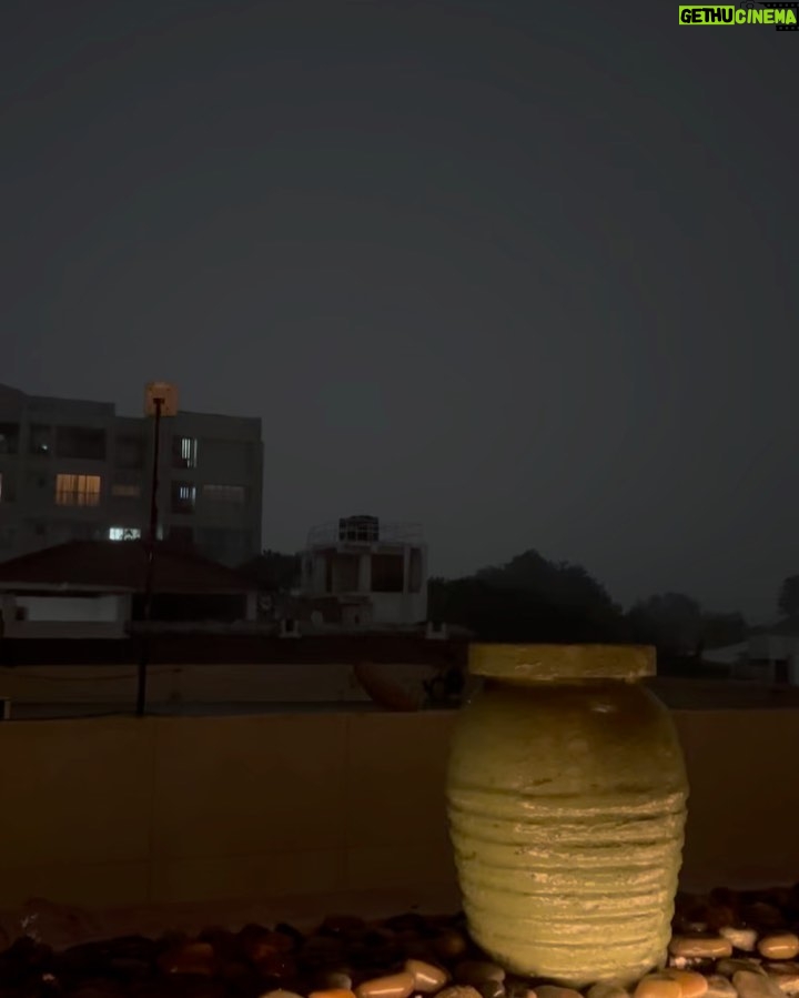 Nakshatra Murthy Instagram - Gathered around a table , storied are shared,,, memories are created & friendship is abundantly grown π ! And how could we miss the Mother Nature blessing us with an incredible night with rain and thunder!!! . Location @ignna.chennai Loved the ambiance πͺ»