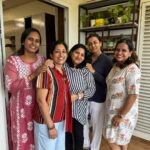 Namrata Shirodkar Instagram - School moms lunch !! My fun bunch meets once a month in rotation of each ones houses and all the boys too 😍😍😍it’s our way of staying connected even though our sons have moved out of school .. A lovely afternoon, filled with laughter, conversation and great food. It was wonderful catching up with all of you! ♥️Smitha ur next 🤗🤗🤗 @sunayanau @vadlamudishilpa @smitharajesh1510 @sandy_kumari1