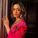 Namrata Shirodkar Instagram - Floral Chic🌺 Outfit: @gazalguptacouture Jewellery: @pmj_jewels HMU: @theartbeatsalon