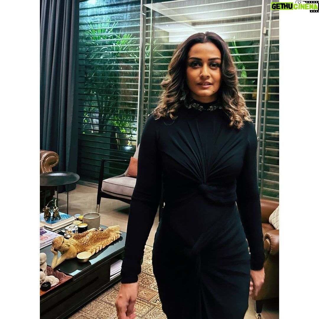 Namrata Shirodkar Instagram - Sometimes, in my not so favourite colour! #BlackIsBeautiful 🖤