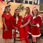 Namrata Shirodkar Instagram - Yule find me at the party!! 🎄 Great food, good music and some lovely people. Thank you @sabina.xavier for a wonderful evening!! Merry Xmas ❄️ #Christmas2023