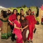 Namrata Shirodkar Instagram - Yule find me at the party!! 🎄 Great food, good music and some lovely people. Thank you @sabina.xavier for a wonderful evening!! Merry Xmas ❄️ #Christmas2023