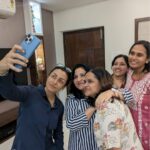 Namrata Shirodkar Instagram - School moms lunch !! My fun bunch meets once a month in rotation of each ones houses and all the boys too 😍😍😍it’s our way of staying connected even though our sons have moved out of school .. A lovely afternoon, filled with laughter, conversation and great food. It was wonderful catching up with all of you! ♥️Smitha ur next 🤗🤗🤗 @sunayanau @vadlamudishilpa @smitharajesh1510 @sandy_kumari1