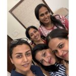 Namrata Shirodkar Instagram - School moms lunch !! My fun bunch meets once a month in rotation of each ones houses and all the boys too 😍😍😍it’s our way of staying connected even though our sons have moved out of school .. A lovely afternoon, filled with laughter, conversation and great food. It was wonderful catching up with all of you! ♥️Smitha ur next 🤗🤗🤗 @sunayanau @vadlamudishilpa @smitharajesh1510 @sandy_kumari1