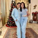 Namrata Shirodkar Instagram - May your home be filled with the warmth of the season! Merry Christmas everyone 🌲❄️