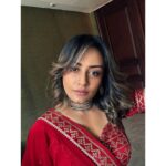 Namrata Shirodkar Instagram - In the fabric of tradition, I find my style. ❤️ @theartbeatsalon @gopivaiddesigns @store.niam
