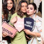 Namrata Shirodkar Instagram - An evening filled with love, laughter, and joy for our beautiful mommy to be and the little one who is about to step into this new world soon! 😍😍😍 @pinkyreddyofficial, if there is a celebration, you surely know how to make it beautiful 😍♥️♥️♥️ #VeenasBabyShower @veenareddyy @sudhareddy.official @bobbykandhari @deeptireddyofficial @archiemirchi @divya.reddy.cheers @nitya.reddy