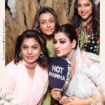 Namrata Shirodkar Instagram - An evening filled with love, laughter, and joy for our beautiful mommy to be and the little one who is about to step into this new world soon! 😍😍😍 @pinkyreddyofficial, if there is a celebration, you surely know how to make it beautiful 😍♥️♥️♥️ #VeenasBabyShower @veenareddyy @sudhareddy.official @bobbykandhari @deeptireddyofficial @archiemirchi @divya.reddy.cheers @nitya.reddy