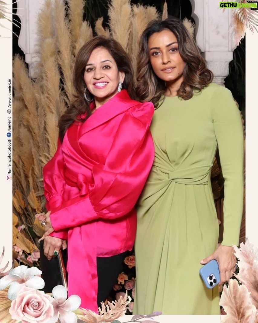 Namrata Shirodkar Instagram - An evening filled with love, laughter, and joy for our beautiful mommy to be and the little one who is about to step into this new world soon! πππ @pinkyreddyofficial, if there is a celebration, you surely know how to make it beautiful πβ₯οΈβ₯οΈβ₯οΈ #VeenasBabyShower @veenareddyy @sudhareddy.official @bobbykandhari @deeptireddyofficial @archiemirchi @divya.reddy.cheers @nitya.reddy