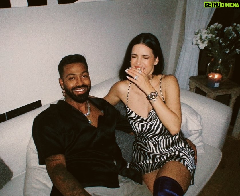 Natasa Stankovic Instagram - Je t'aime ❤️ @hardikpandya93
