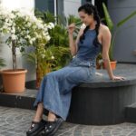 Natasa Stankovic Instagram - Every step, my style game get's stronger! These Crush Clog levels up my style. 🫶💚 #crocsindia