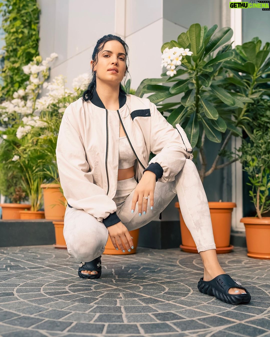 Natasa Stankovic Instagram - Who said street style can't be fun? Crocs new Echo Collection begs to differ! #crocsindia