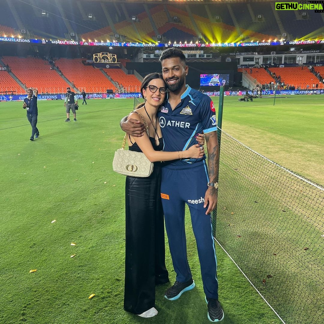 Natasa Stankovic Instagram - What a night! What a win π We love you @hardikpandya93 β€οΈ you deserve this and much more! β¨ #proud #champions Congratulations team you all were amazing π€© πβ€οΈπͺπΌ @gujarat_titans