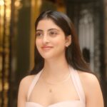 Navya Naveli Nanda Instagram - Glowing with the Glycolic Bright Serum by L’Oréal Paris 💫 Get yours on Nykaa today!