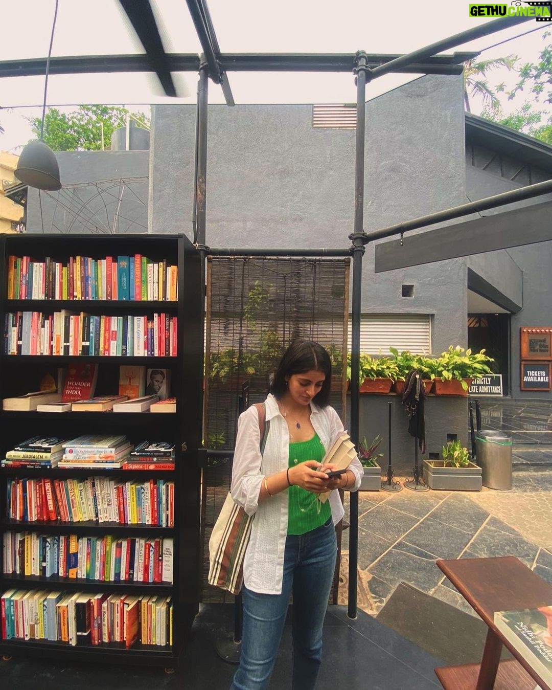 Navya Naveli Nanda Instagram - Afternoons @ Prithvi ☕️ Prithvi Theatre