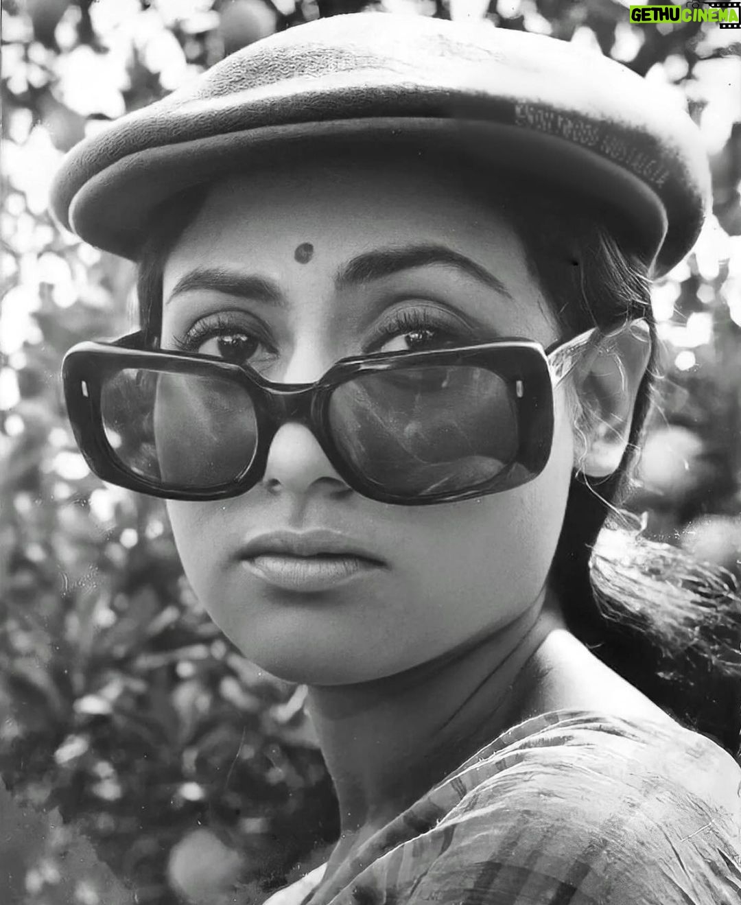 Navya Naveli Nanda Instagram - Happy birthday नानी ❤️ The real powerhouse. The glue that binds us all. I love you!