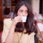 Navya Naveli Nanda Instagram - A day with @lorealparis ♥️!!! 📹: @shakeelbinafzal @fetch_india Styled by: @alliaalrufai @shubhangini_gupta
