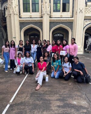 Navya Naveli Nanda Instagram - Day 1 ✅ 
Thank you Xavier’s for such a great start to our roadshow! 

#YouGrowGirl Roadshow 🚘
@weareyuvaa @lorealindia 

👕: @snbyshantanunikhil