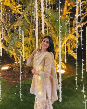 Navya Naveli Nanda Instagram - Only ❤️🌼✨