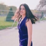 Navya Naveli Nanda Instagram - Grateful for the chance to be here with @lorealparis ♥️ Grateful for the chance to represent my country tonight alongside so many others! Grateful for everyone who made this possible. Just… very very grateful 🙏🏻🥺 #LeDefileLoreal #WalkYourWorth Paris, France