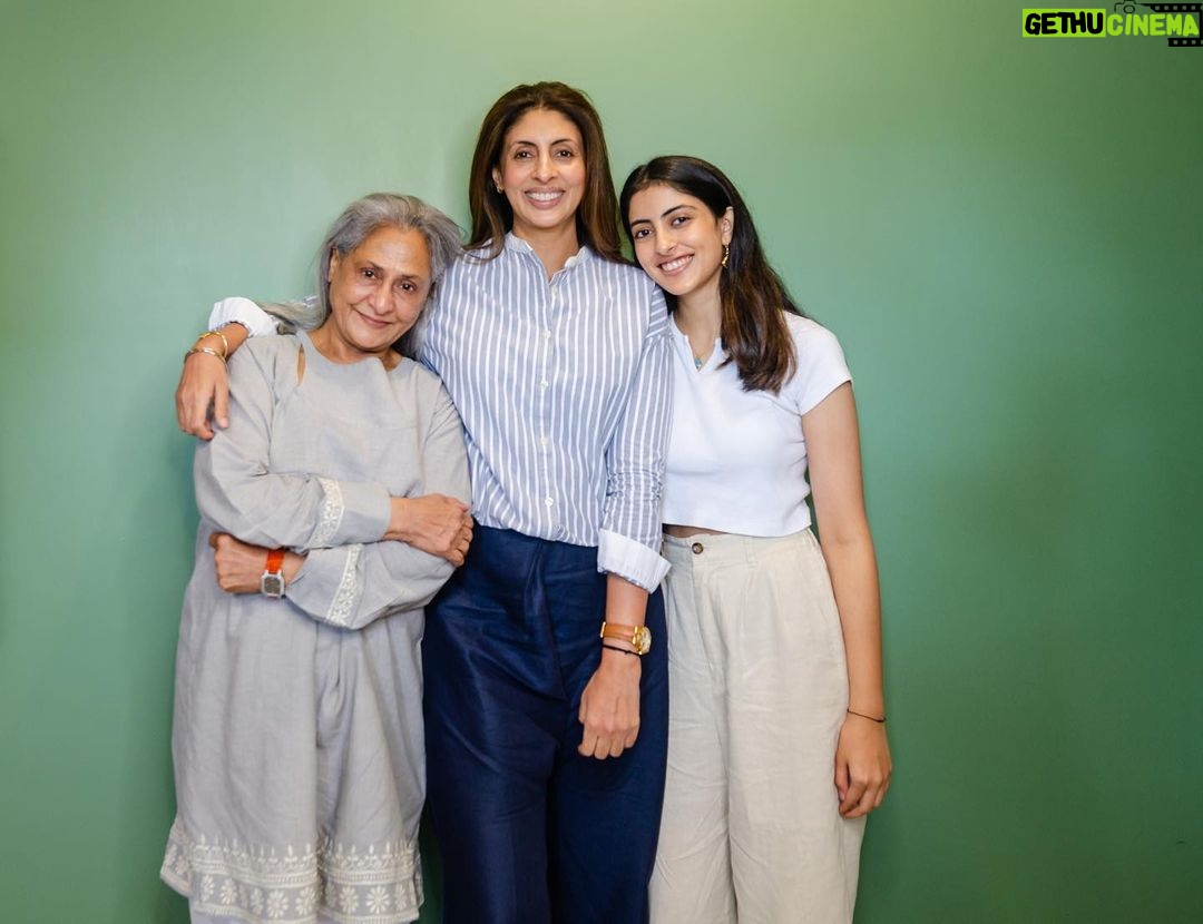 Navya Naveli Nanda Instagram - Ma, Nani & 👻 !!
