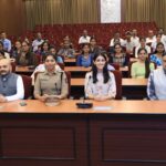 Navya Naveli Nanda Instagram - Honoured & excited to announce Nimaya’s (@futurereadynimaya) partnership with Mumbai Police (@mumbaipolice) to conduct an employability and placement linked training program for daughters of the police force. A special thank you to the Honourable Police Commissioner @cpmumbaipolice Sir and DCP @satputetejaswi Ma’am for their support and encouragement 🙏🏻 Mumbai, Maharashtra