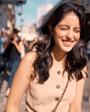 Navya Naveli Nanda Instagram - 😝🧡

📷: @shakeelbinafzal