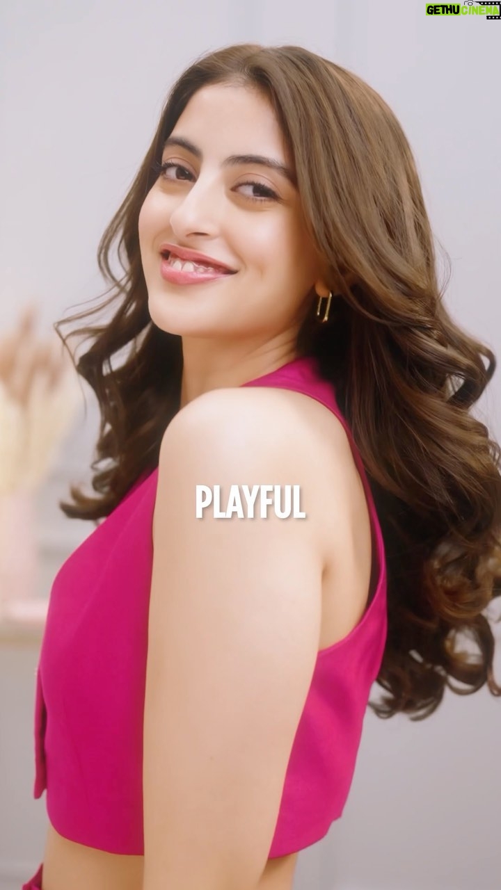 Navya Naveli Nanda Instagram - Celebrating my bold, playful, and indulgent self with L’Oréal Paris Casting Créme Gloss Hair Color! ♥️ The shade 415 Iced Chocolate mirrors my personality. It’s ammonia-free, lasts up to 32 washes, and gives 5x glossy shine to my hair.
