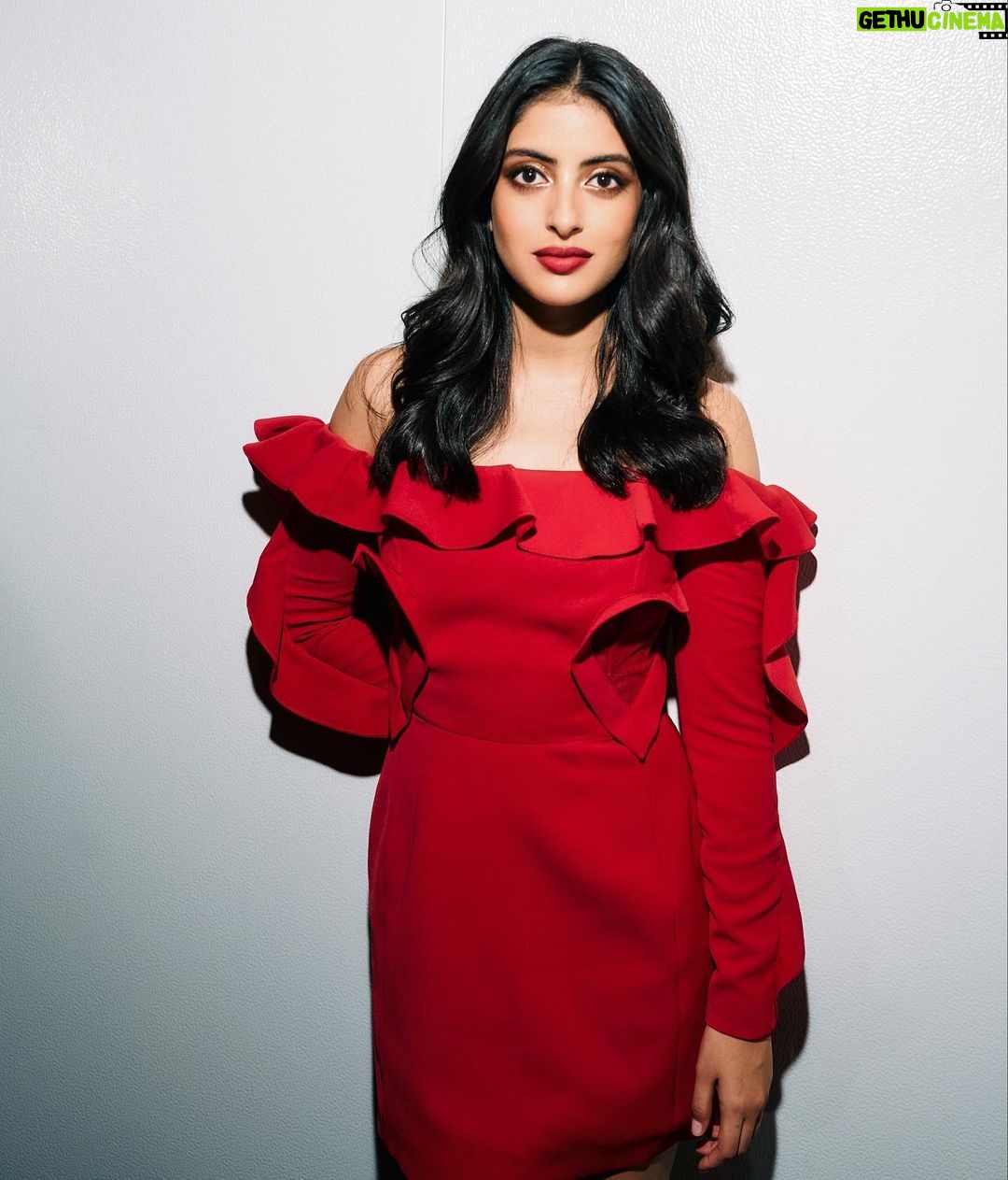 Navya Naveli Nanda Instagram - Walking for a cause ♥️ A night that was dedicated towards celebrating women, and empowerment. Thank you @lorealparis for giving me the chance to be apart of a very special show, alongside all your other ambassadors and spokespersons from around the world. We walked as a family. Women of different professions, different ages, colours, shapes & sizes - celebrating diversity & worth. As Cause Ambassador for the @lorealparis family, I am grateful for the chance to work towards creating safer ecosystems for women through their Stand Up initiative! Thank you for giving me the chance to represent my country and the cause I stand for on this platform. A reminder to anyone who might need to hear it, YOU’RE WORTH IT. We are ALL worth it. 📷: @shakeelbinafzal #WalkYourWorth #LorealParisIndia #LeDefileLoreal Paris, France