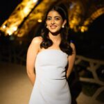 Navya Naveli Nanda Instagram - A night with @lorealparis 💫 📷: @shakeelbinafzal Styled by: @alliaalrufai @shubhangini_gupta Wearing: @safiyaa_official @stevemaddenindia @iblamebeads HMU: @clotildehairstylist Paris, France