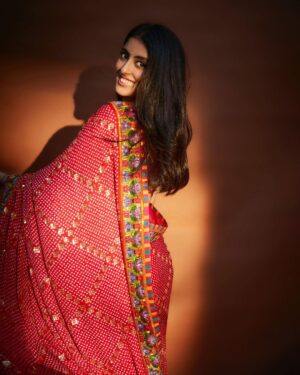 Navya Naveli Nanda Instagram - @abujanisandeepkhosla ♥️🌼✨

Photographed by: @kadamajay