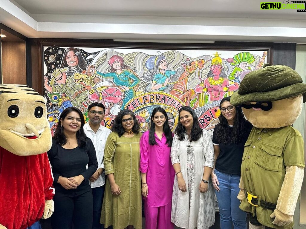 Navya Naveli Nanda Instagram - Pinching myself as I announce this partnership with Tinkle Comics ( @tinklecomicsstudio ) ♥️ From a reader, to now creating a whole new set of stories with them is a full circle 🚀 Excited to share what we have been working on very very soon; the same magical world of Tinkle, but with a little twist! Thank you to Preeti ( @preeti.vyas ) & the entire editorial team at Tinkle for making this happen. Stay tuned because our comics will be out end September! PS: Shoutout to Suppandi & Shambhu for supporting us tooo 😝😝😝😝