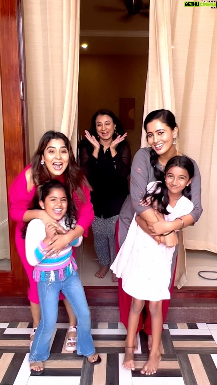 Neha Gowda Instagram - FAM ♥️🦋 #nammalacchi #starsuvarna
