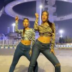 Neha Kakkar Instagram – Too cool!! 👌🏼👌🏼
Posted @withregram • @snehaa6943 LolliPop 🍭 

@_kritisans_ 

#Tonykakkar #Nehakakkar #lollipop