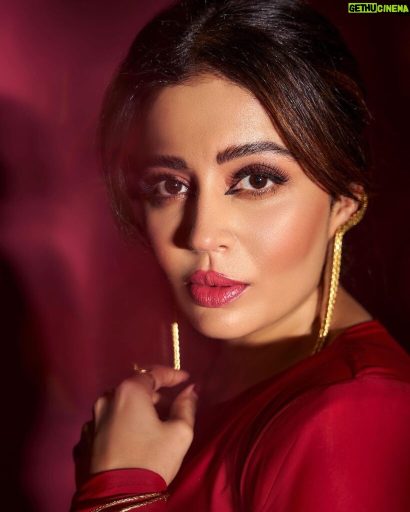 Neha Pendse Instagram - Christmas razzmatazz with @cosmoindia Styled and customised @nehachaudhary_ Earrings & cuff: @parishrijewellery Bangles: @elabore.in Makeup @malcolm_m_fernandes Hair @nikampatel12 Clicked @akshay_26 Managed @brewbackersmedia
