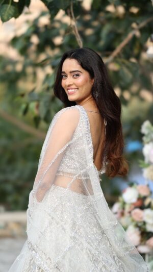 Neha Saxena Instagram - 🤍
.
MUA- @tanya_makeup_studio_academy @karishmakaakarishma 
Outfit- @krupa_jain 
Shot by- @sk_.click