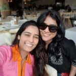 Neha Saxena Instagram - Brunch dates 🍲🥖 . . #brunch #foodie #sisters