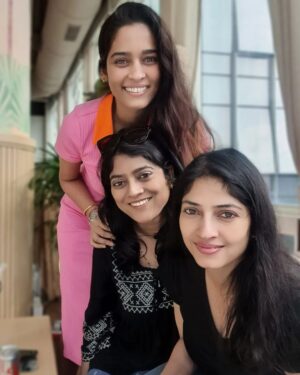 Neha Saxena Instagram - Brunch dates 🍲🥖
.
.
#brunch #foodie #sisters